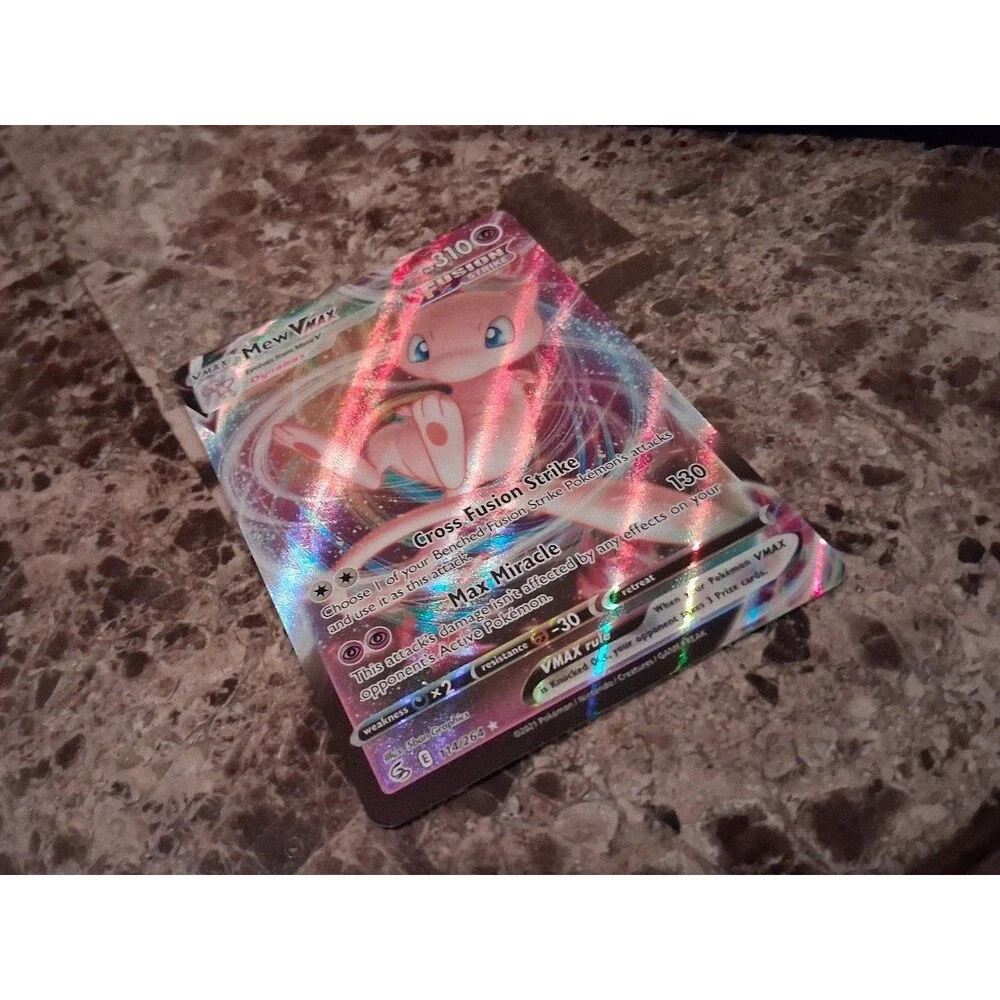Mew VMAX SWSH08: Fusion Strike # 114/264 Holofoil Pokemon Trading Card